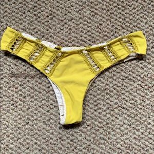 Acacia Swimwear Chuns Bottom Small in Pineapple